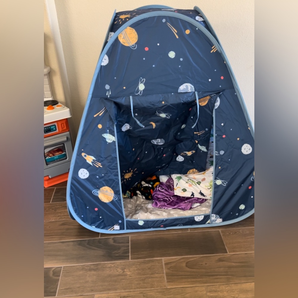Super cute tent for toddler!